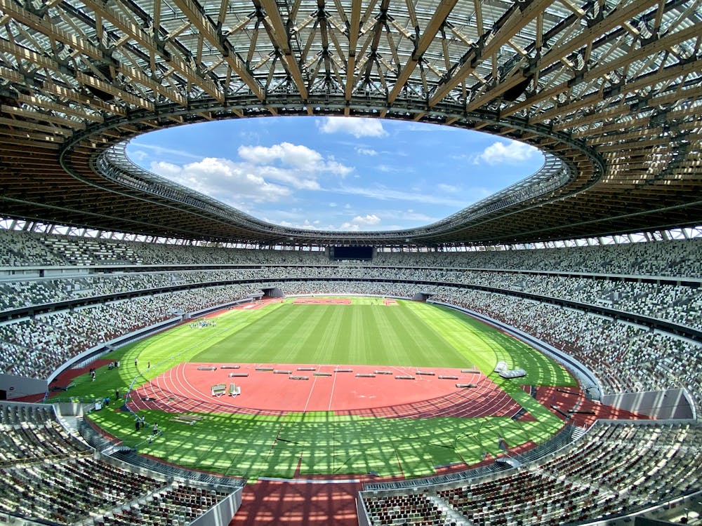 なぜ「スタジアムに行った人はまた来たくなる」のか？ ―体験価値・感情設計・共創がつくる「スタジアム空間」